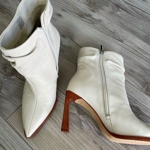 Vince Camuto Women's Presindal Pointy Toe Bootie Ankle Boot